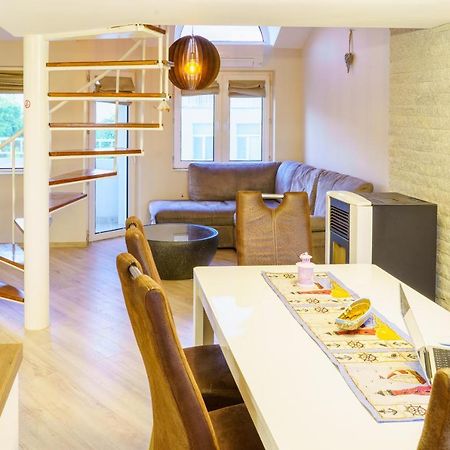 Centrally Located Apartment In Varna Exterior foto