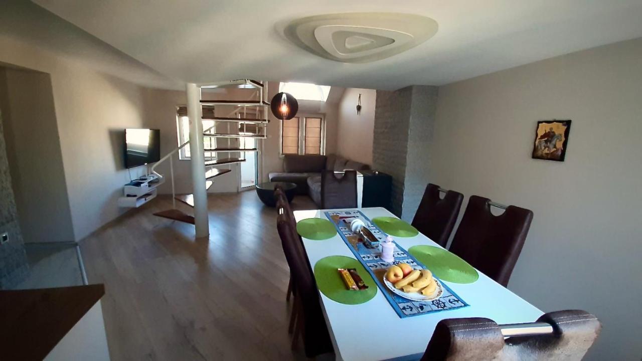 Centrally Located Apartment In Varna Exterior foto