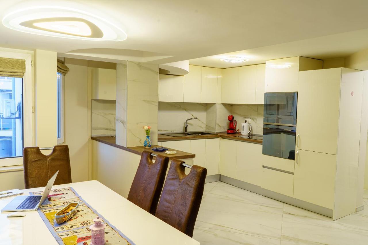Centrally Located Apartment In Varna Exterior foto